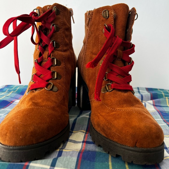 Women’s Boots - Picture 6 of 6